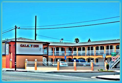 Half Moon Motel