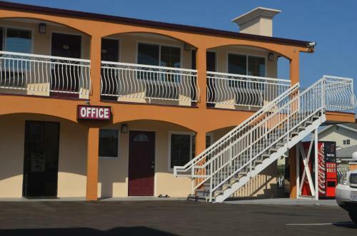 Half Moon Motel