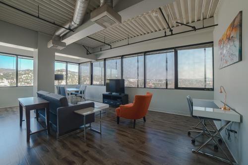 Hollywood Bellucci Apartment