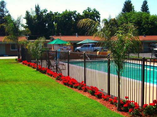 Motel Tri-valley Inn & Suites