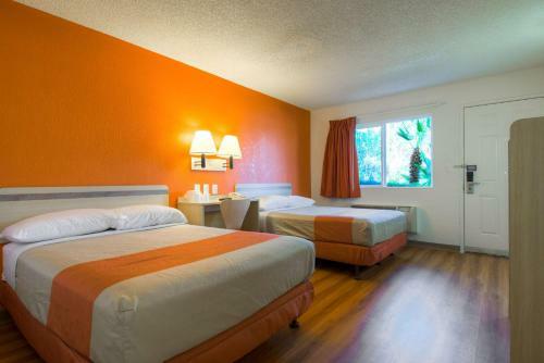 Motel 6 Palm Springs - Rancho Mirage