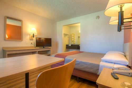 Motel 6 Palm Springs - Rancho Mirage