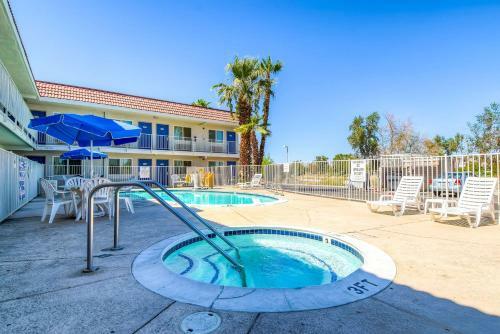 Motel 6 Palm Springs - Rancho Mirage