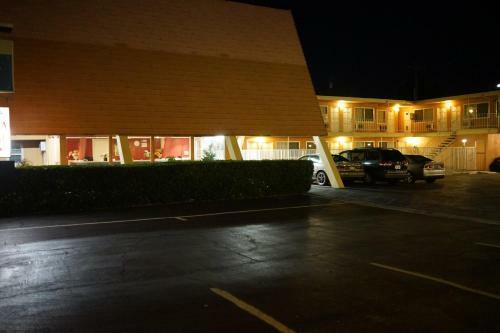 Motel Shasta Lodge