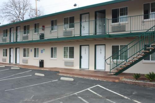 Hotel Americas Best Value Inn & Suites