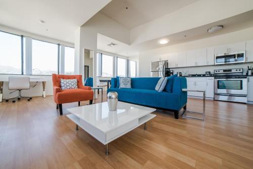 California Wanderlust Apartment