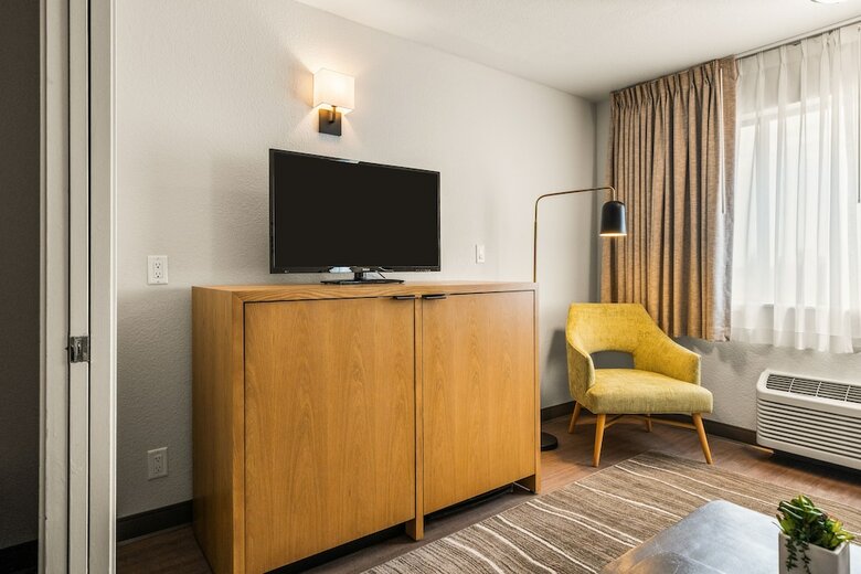 Hotel Oxford Suites Redding