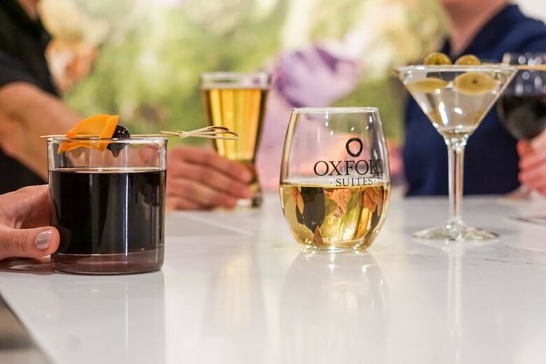 Hotel Oxford Suites Redding