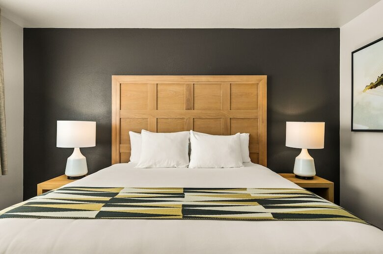 Hotel Oxford Suites Redding