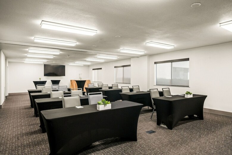 Hotel Oxford Suites Redding