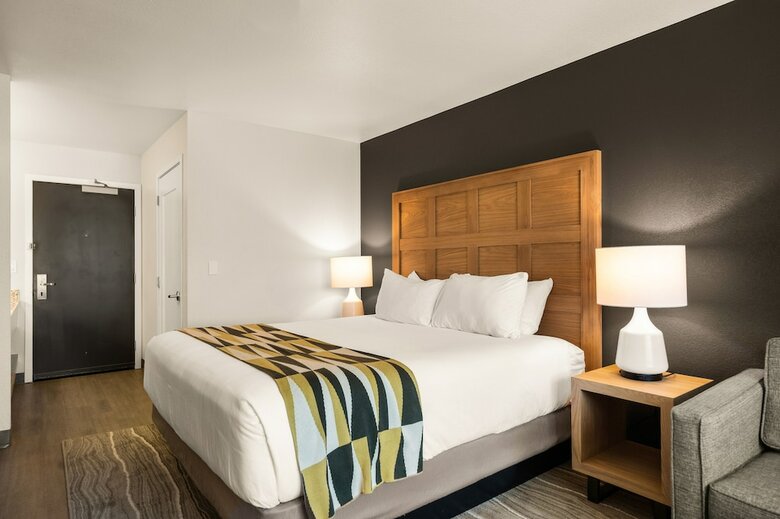 Hotel Oxford Suites Redding