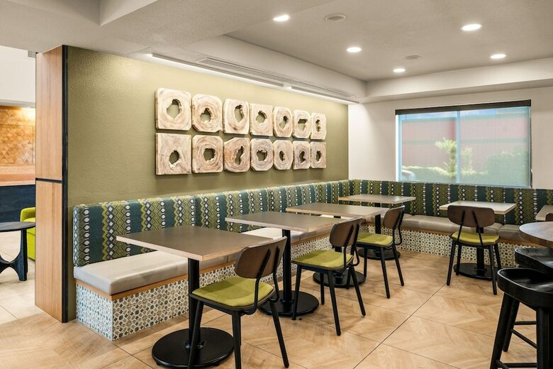 Hotel Oxford Suites Redding