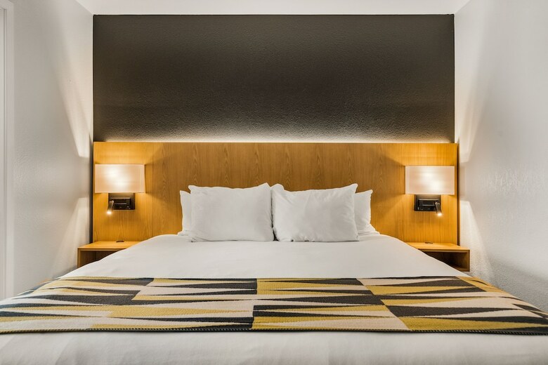 Hotel Oxford Suites Redding