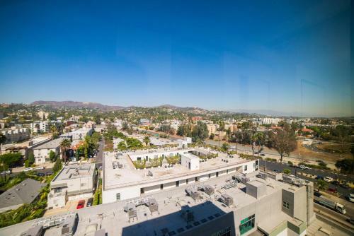 Hollywood Dicaprio Apartment