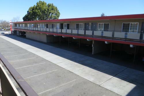 Capri Motel