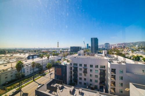 California Silver Apartment