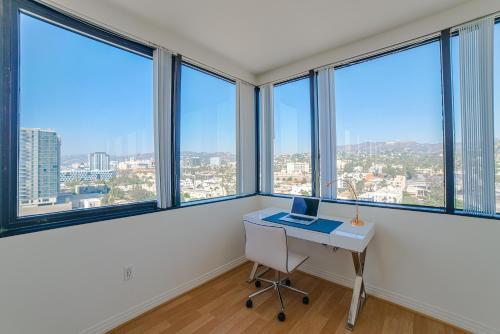 California Silver Apartment
