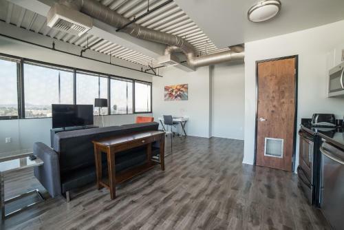 California Silver Apartment