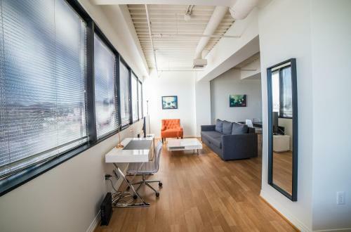 California Silver Apartment