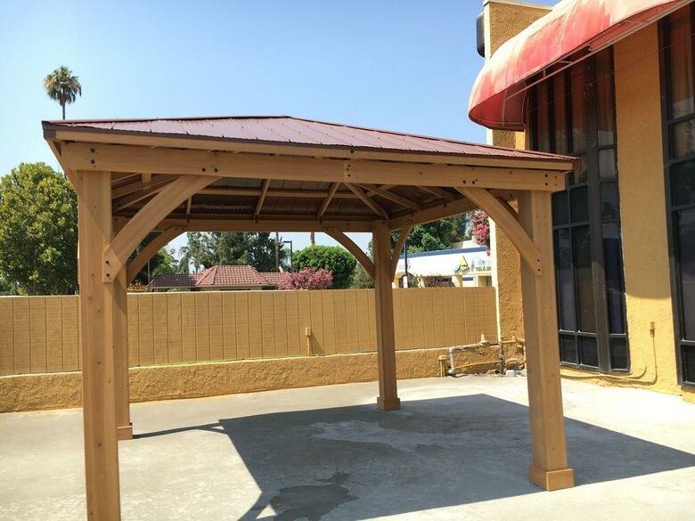 Hotel Riverside Inn & Suites