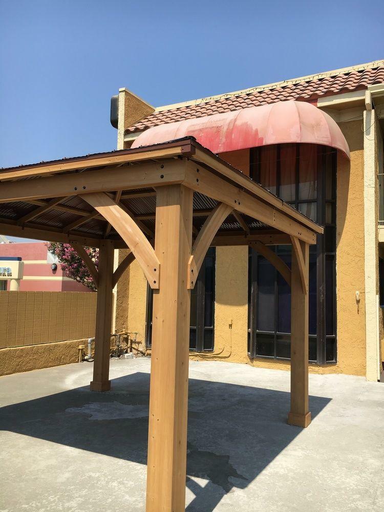Hotel Riverside Inn & Suites