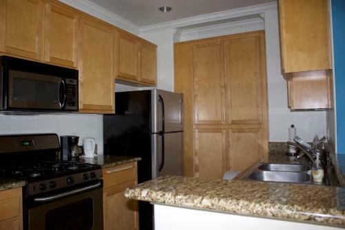 Luxury Apartment Near The Grove