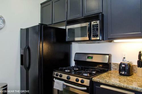 Luxury Apartment Near The Grove