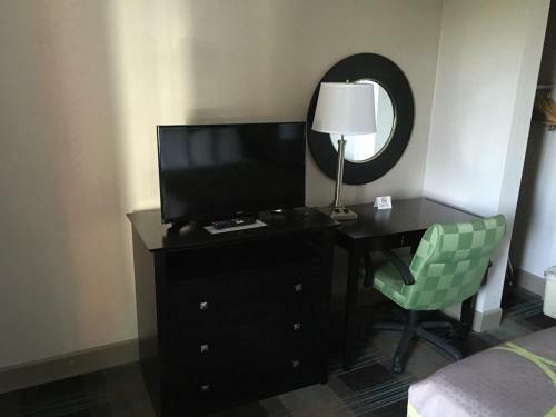 Motel Super 8 By Wyndham Salinas