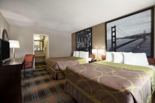 Motel Super 8 By Wyndham Salinas