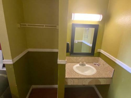Motel Economy Inn