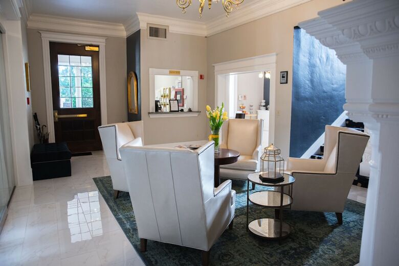 Sterling Hotel