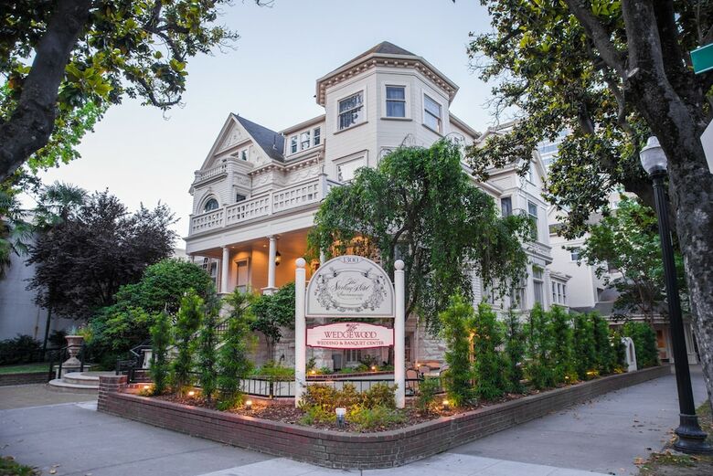 Sterling Hotel