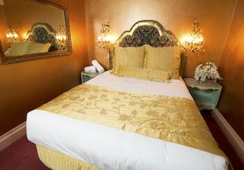 Hotel Madonna Inn