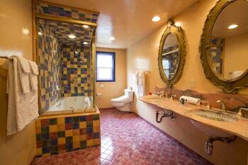 Hotel Madonna Inn