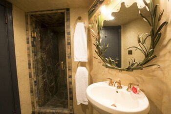Hotel Madonna Inn