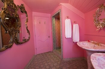 Hotel Madonna Inn