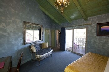 Hotel Madonna Inn