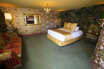 Hotel Madonna Inn