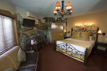 Hotel Madonna Inn