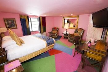 Hotel Madonna Inn