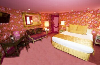 Hotel Madonna Inn