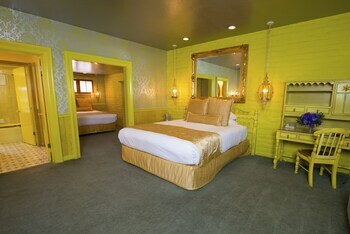 Hotel Madonna Inn