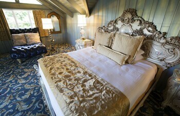 Hotel Madonna Inn