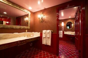 Hotel Madonna Inn