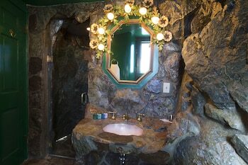 Hotel Madonna Inn