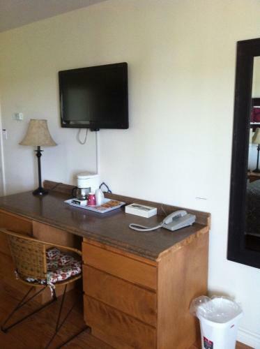 Anchor Motel And Suites