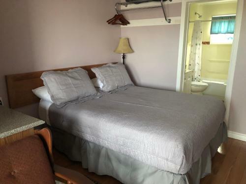 Anchor Motel And Suites