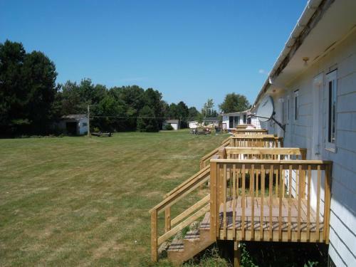 Anchor Motel And Suites