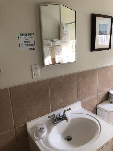 Anchor Motel And Suites