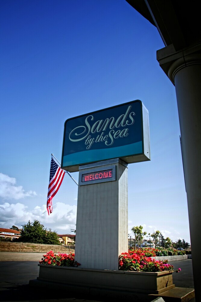 Sands By The Sea Motel